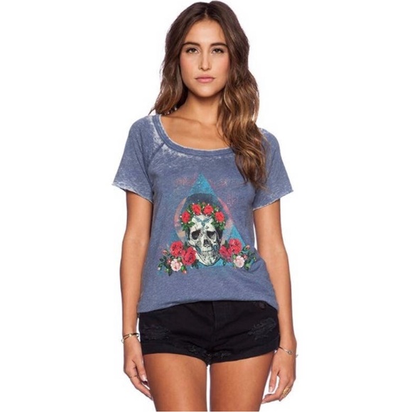 Chaser Skull Roses Scoop Neck Short Sleeve Cutout Top Lagoon Size Small NWOT - Picture 1 of 3
